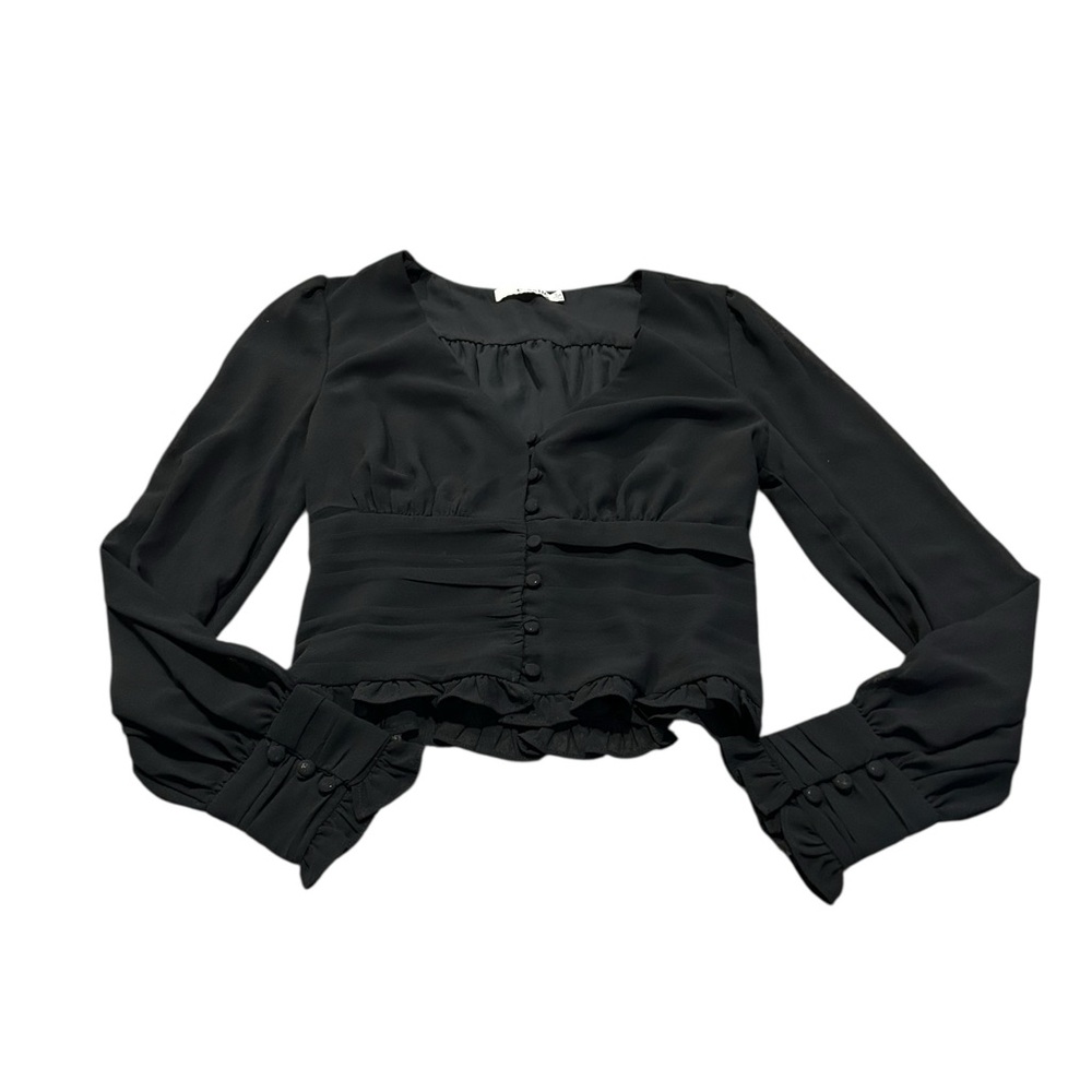 3/$15 E.SSUE black slightly cropped dressy blouse
